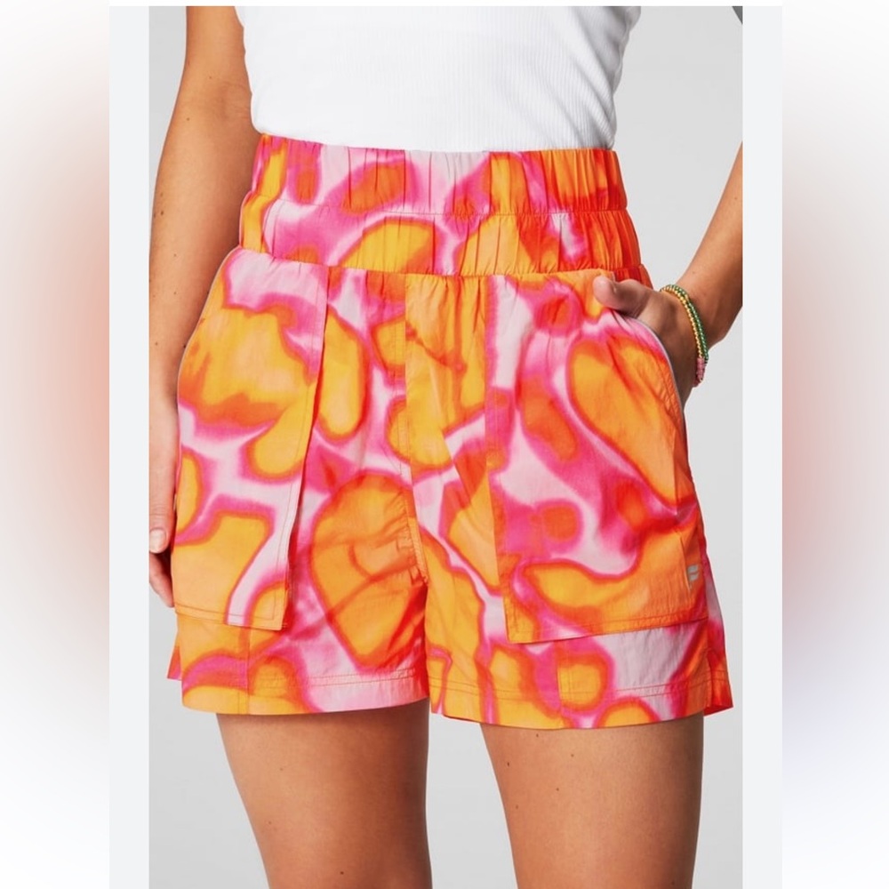 Fabletics Ultra High Waisted Pipes Nylon Shorts in Pink Escape Size Small - Picture 2 of 8